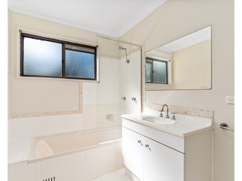 37a Barralong Road, Erina NSW 2250