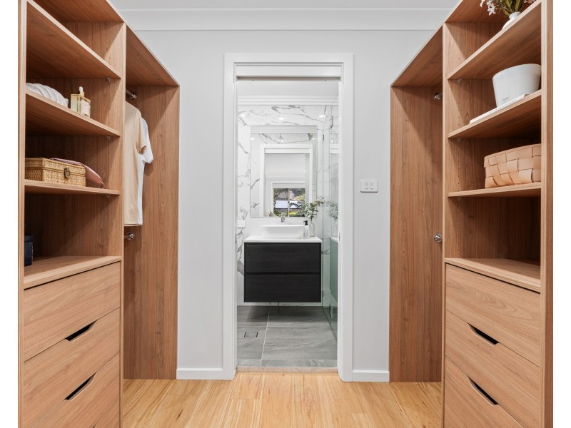 16 Carlson Avenue, Wyoming NSW 2250