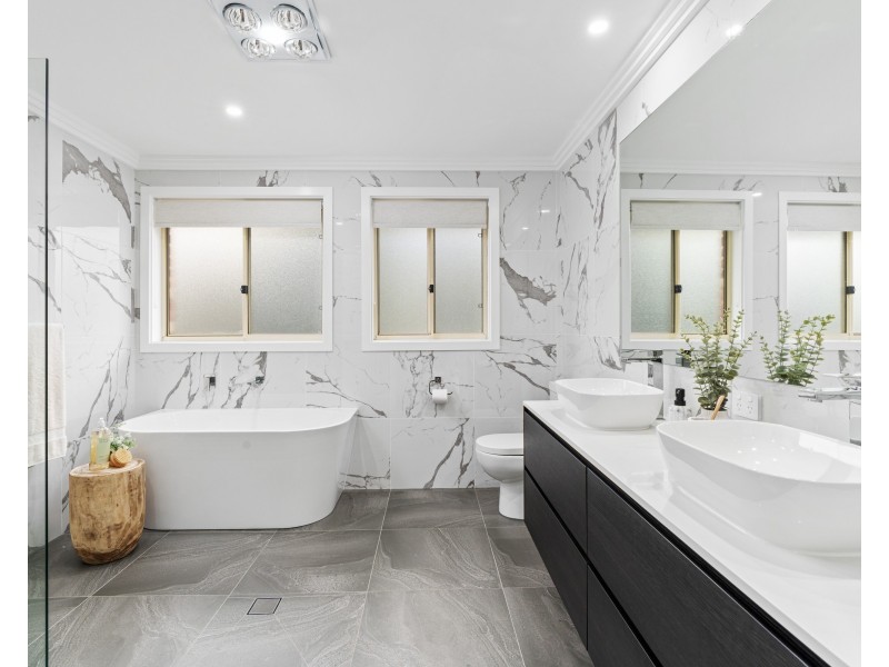 16 Carlson Avenue, Wyoming NSW 2250