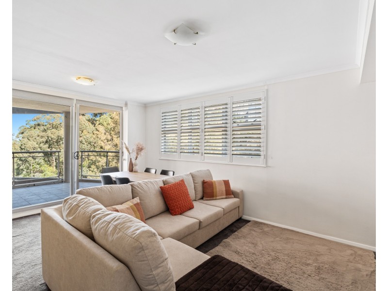 251/80 John Whiteway Drive, Gosford NSW 2250