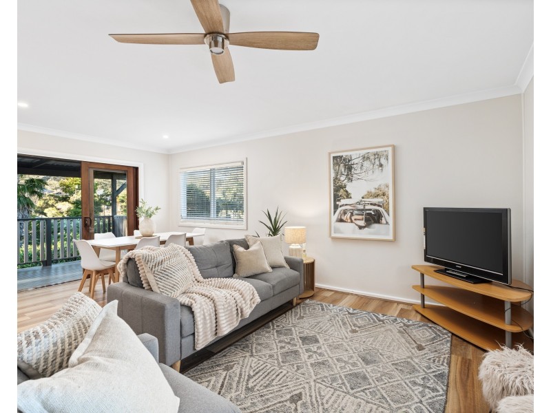 9 Crawford Crescent, Wyoming NSW 2250