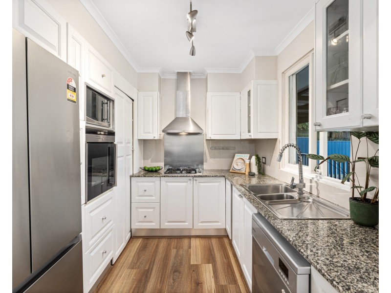 9 Crawford Crescent, Wyoming NSW 2250