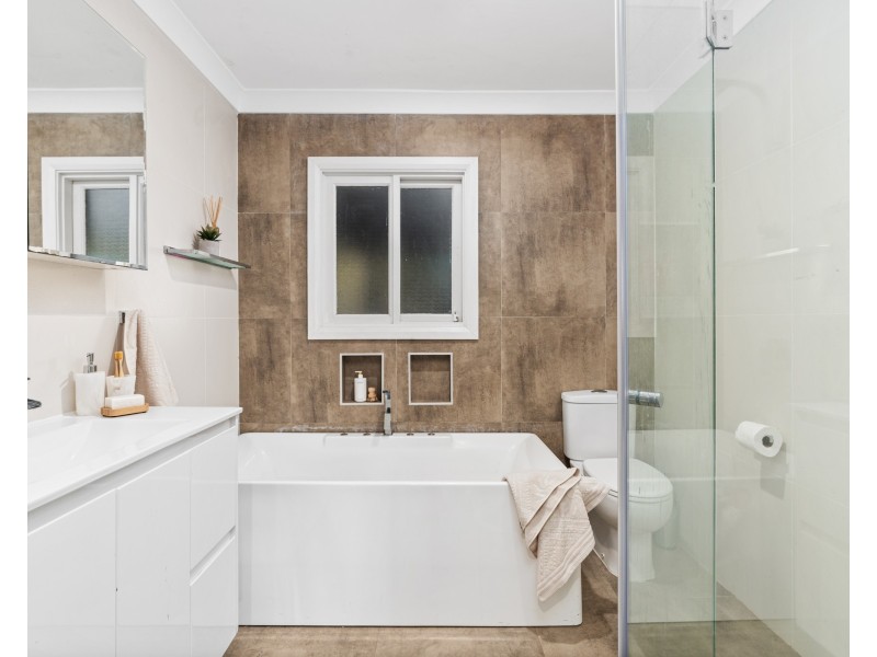 9 Crawford Crescent, Wyoming NSW 2250