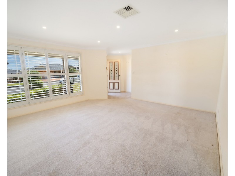 77 Sir Joseph Banks Drive, Bateau Bay NSW 2261