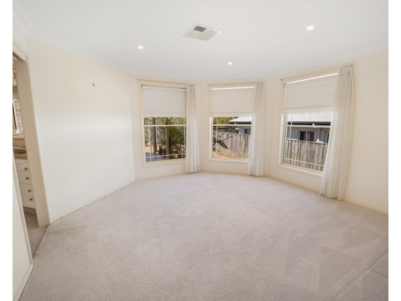 77 Sir Joseph Banks Drive, Bateau Bay NSW 2261