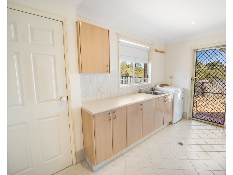 77 Sir Joseph Banks Drive, Bateau Bay NSW 2261