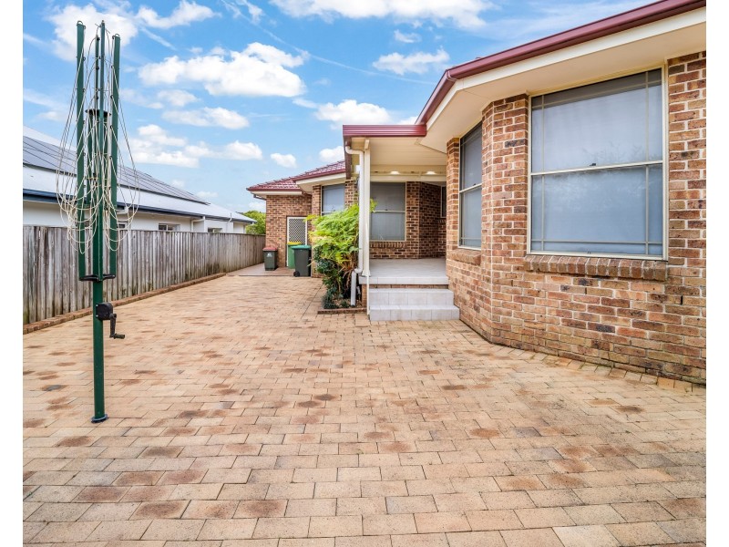 77 Sir Joseph Banks Drive, Bateau Bay NSW 2261