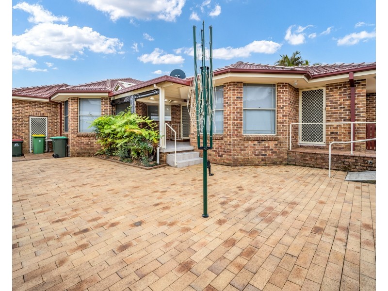 77 Sir Joseph Banks Drive, Bateau Bay NSW 2261