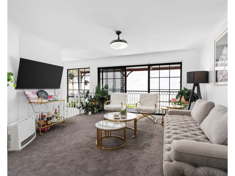 4/4 Broadview Avenue, Gosford NSW 2250
