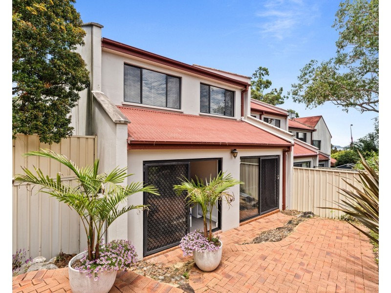 4/4 Broadview Avenue, Gosford NSW 2250
