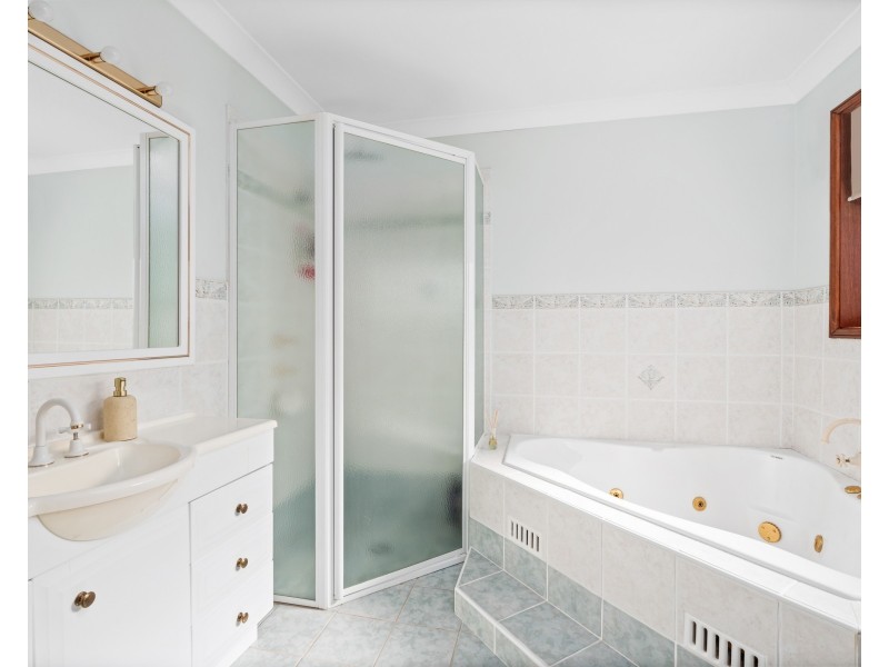 12 Robusta Close, Erina NSW 2250