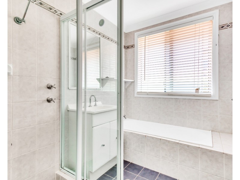 1/156 Albany Street, Point Frederick NSW 2250