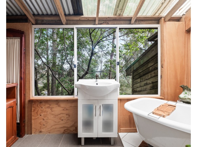 33 Alison Road, Springfield NSW 2250