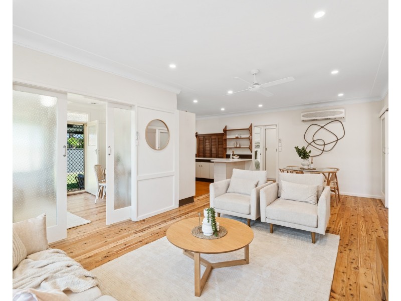 2 Crawford Crescent, Wyoming NSW 2250