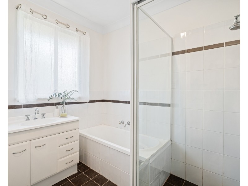 2 Crawford Crescent, Wyoming NSW 2250