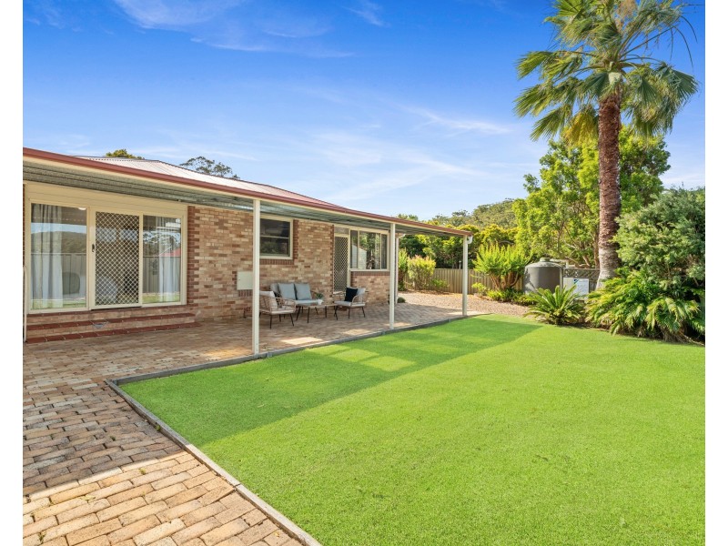 2 Crawford Crescent, Wyoming NSW 2250