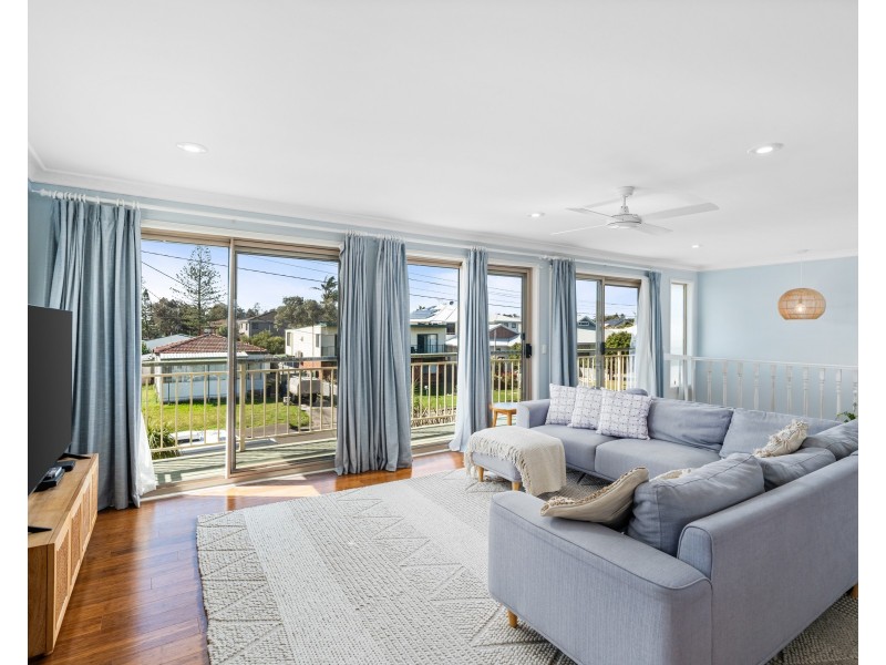 9 Bondi Road, The Entrance North NSW 2261