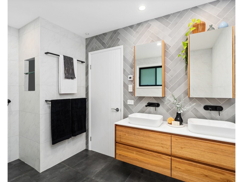 15 Unwin Close, Narara NSW 2250