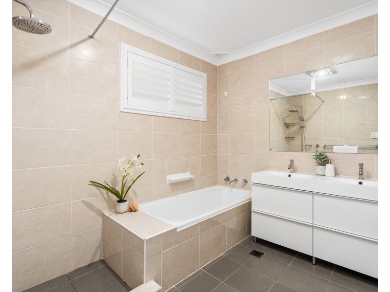 7 Mindaree Avenue, Wyoming NSW 2250