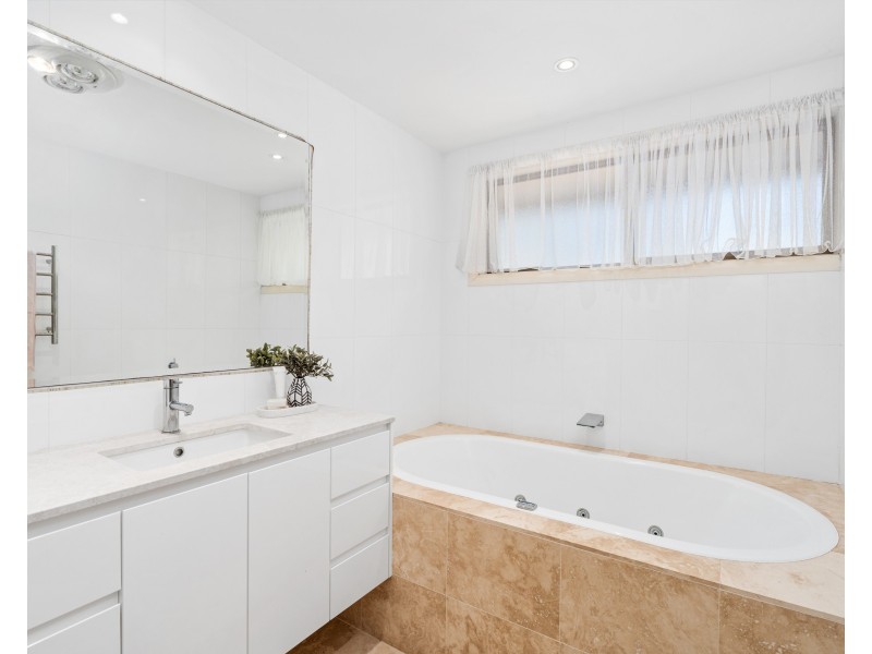 11 Greenoaks Road, Narara NSW 2250