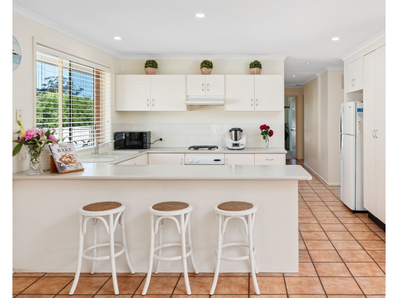 2 Cypress Close, Springfield NSW 2250