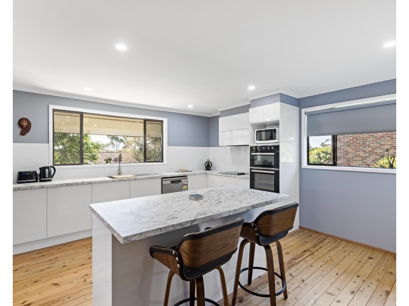 37 Hillside Drive, Berkeley Vale NSW 2261