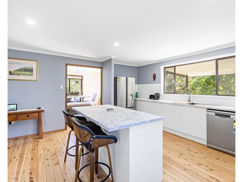 37 Hillside Drive, Berkeley Vale NSW 2261