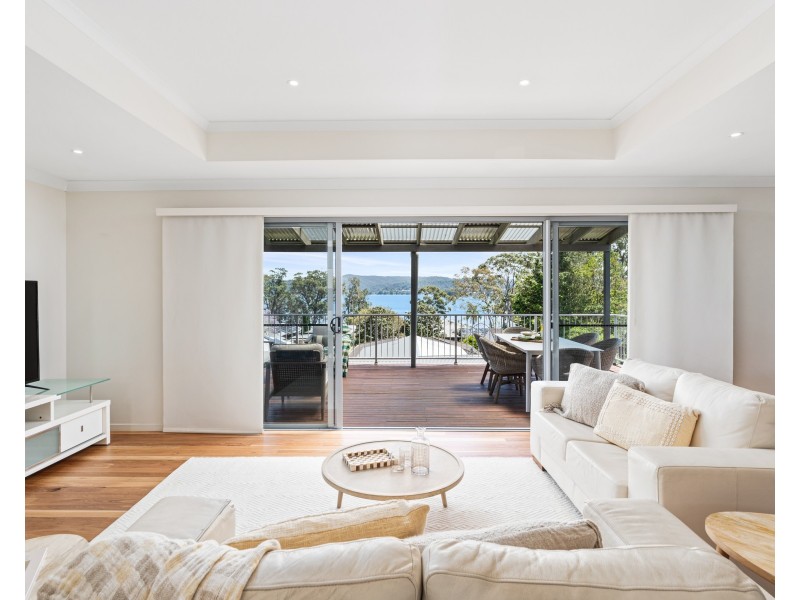 225 Avoca Drive, Green Point NSW 2251