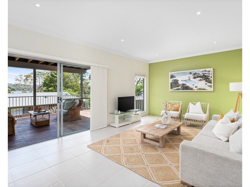 225 Avoca Drive, Green Point NSW 2251