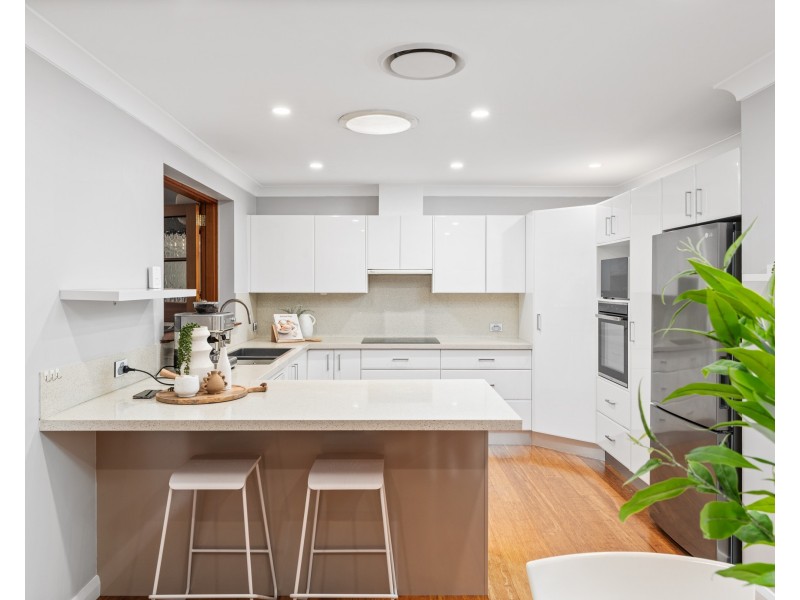 15 Valley View Road, Wyoming NSW 2250