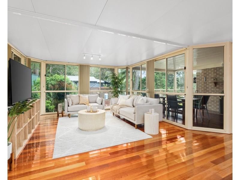 15 Valley View Road, Wyoming NSW 2250