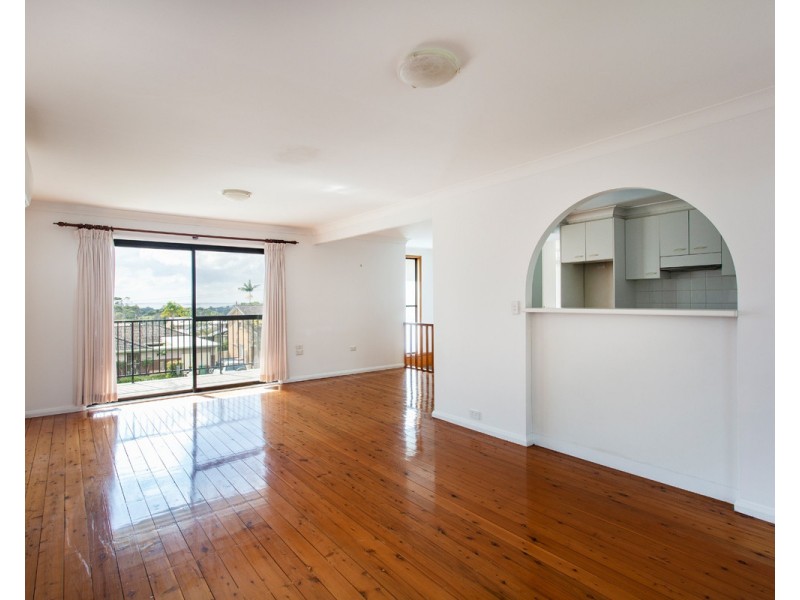 10 Hillcrest Avenue, Bateau Bay NSW 2261