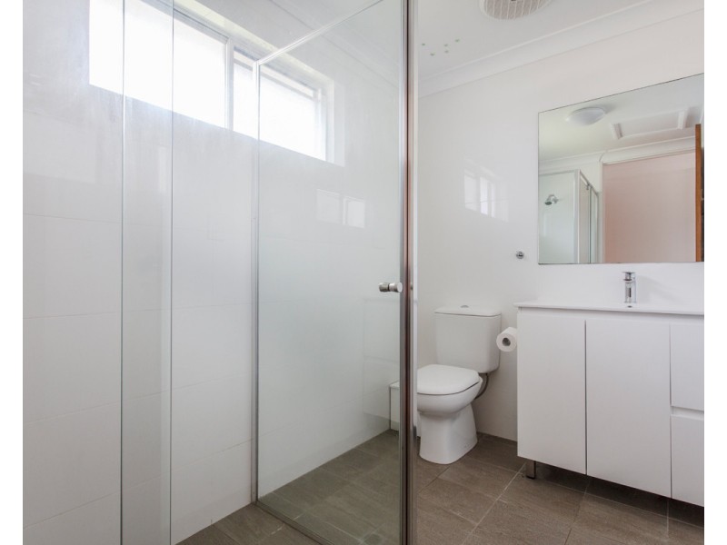 10 Hillcrest Avenue, Bateau Bay NSW 2261