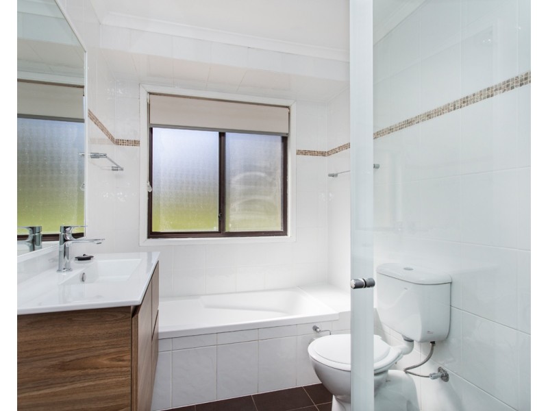 24 Cameron Crescent, Kincumber NSW 2251