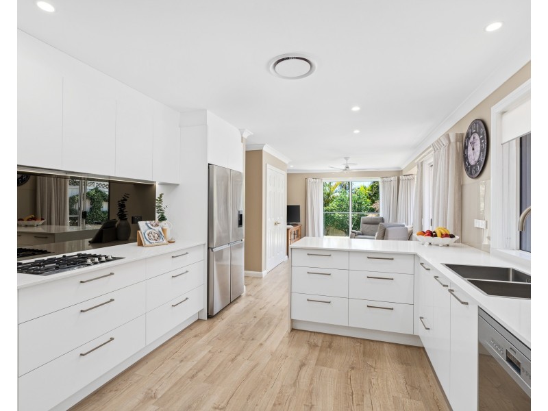 61 Bronzewing Drive, Erina NSW 2250