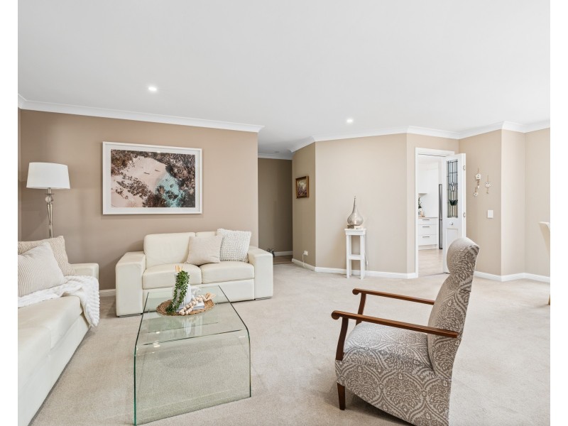 61 Bronzewing Drive, Erina NSW 2250