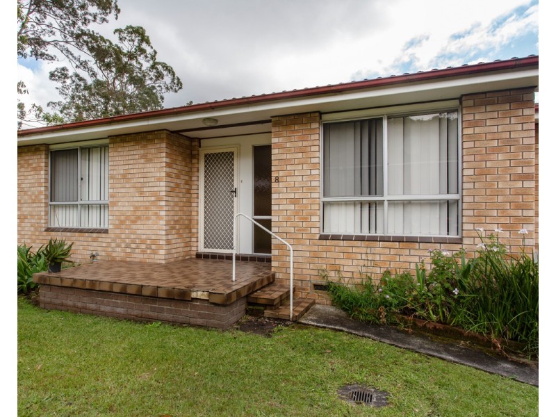 8/4 Kalawarra Road, Wyoming NSW 2250