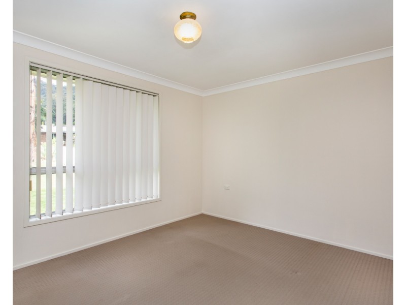 8/4 Kalawarra Road, Wyoming NSW 2250