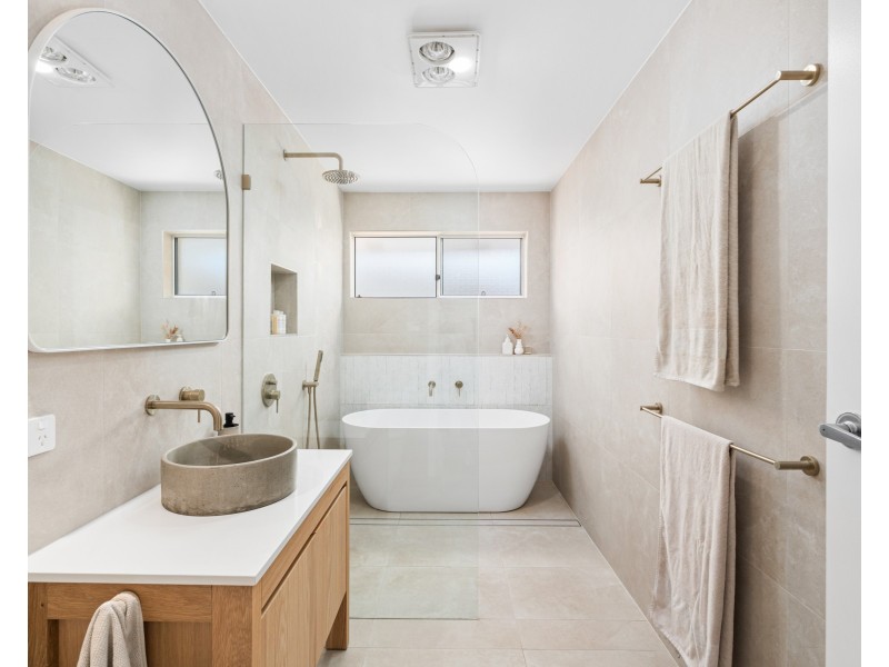 16 Stimsons Lane, Tumbi Umbi NSW 2261