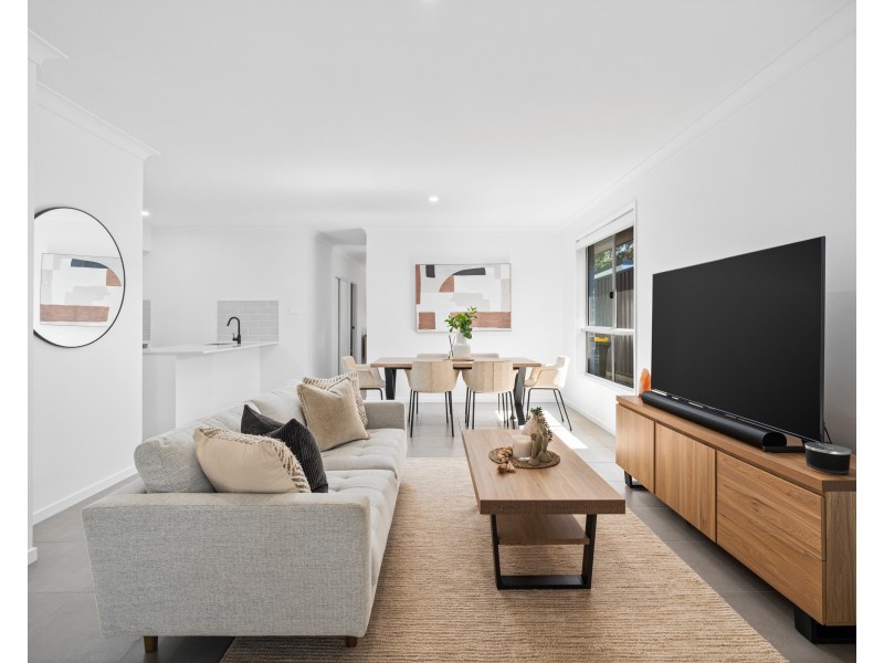 27 Kamira Road, Wadalba NSW 2259