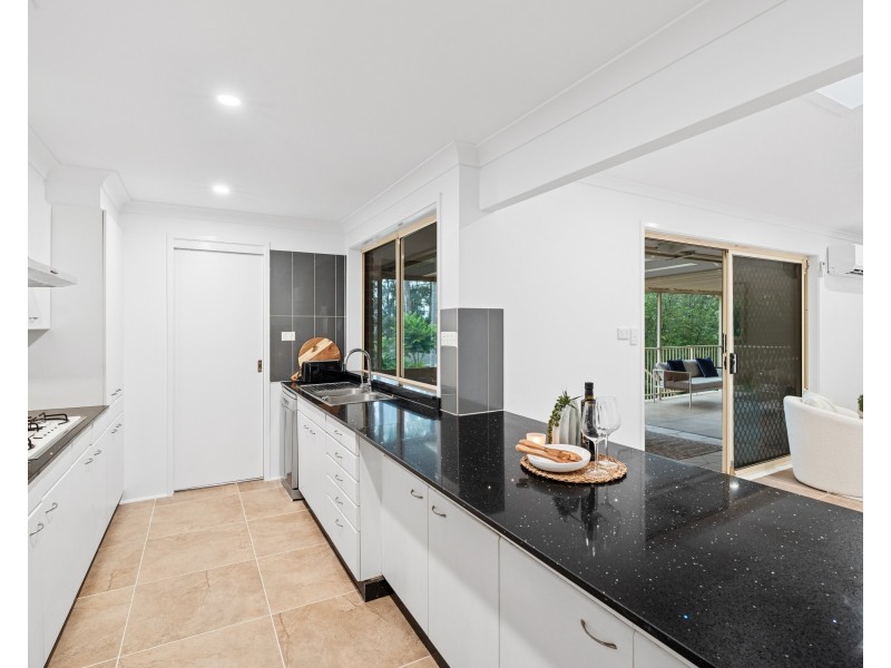 14 Valley View Road, Wyoming NSW 2250