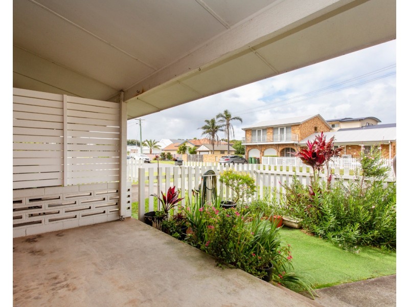 2/93 Hutton Road, The Entrance North NSW 2261