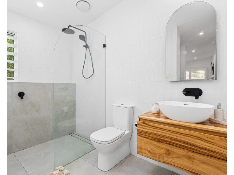 4 Margherita Avenue, Bateau Bay NSW 2261