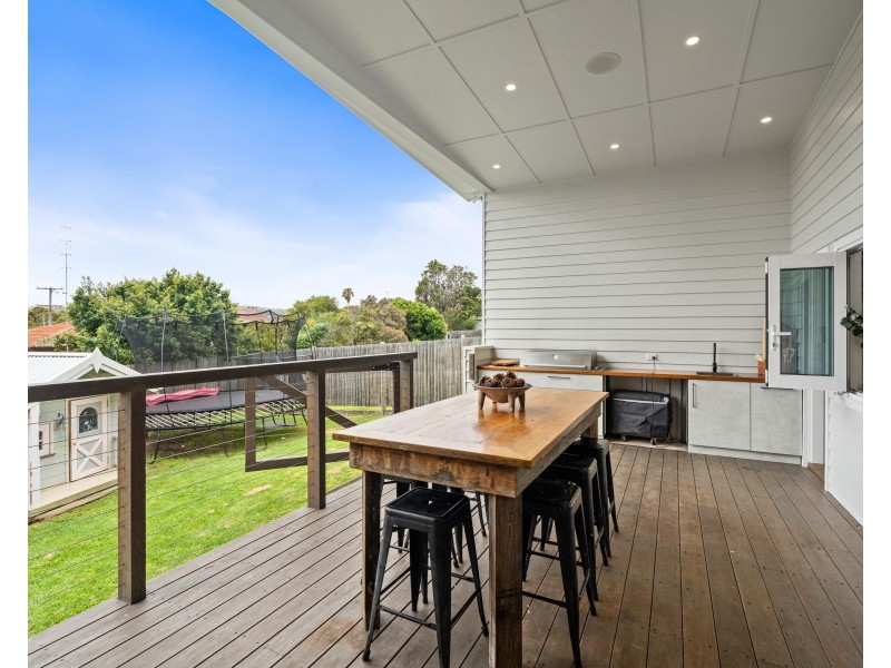 4 Margherita Avenue, Bateau Bay NSW 2261
