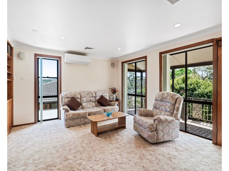 10 Kimpton Place, Wyoming NSW 2250