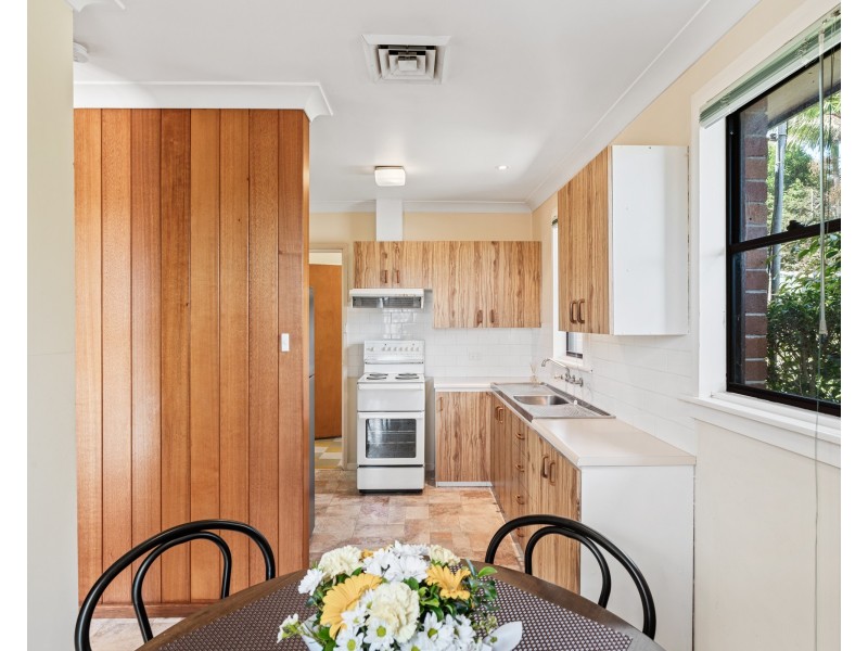 10 Kimpton Place, Wyoming NSW 2250