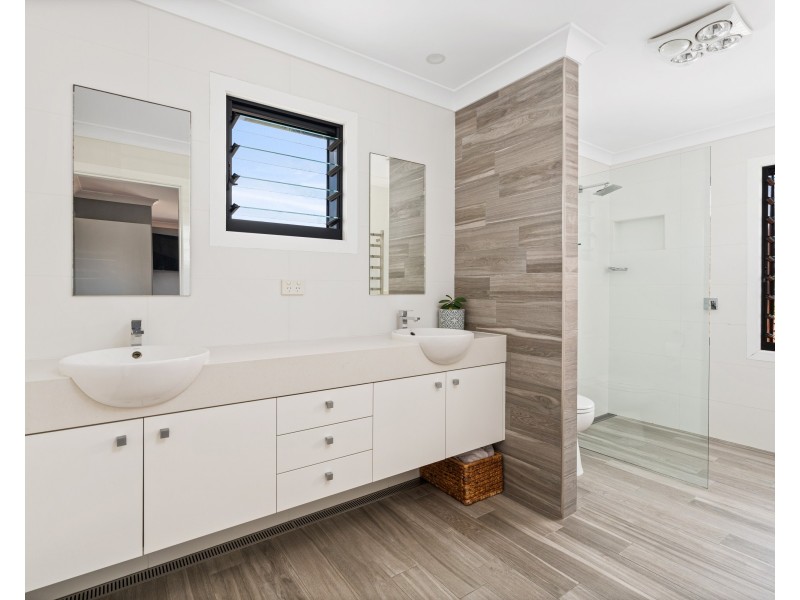 13 Marlowe Road, Bateau Bay NSW 2261