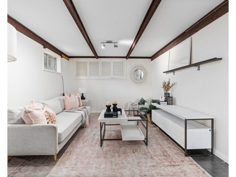 31 Adam Street, Narara NSW 2250