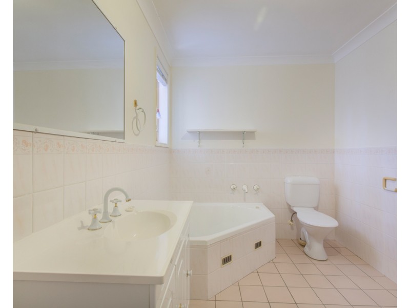 1/26 Robinia Parade, Springfield NSW 2250
