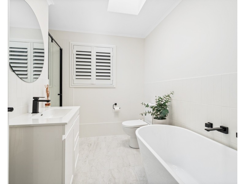 35 & 35a Alison Road, Springfield NSW 2250